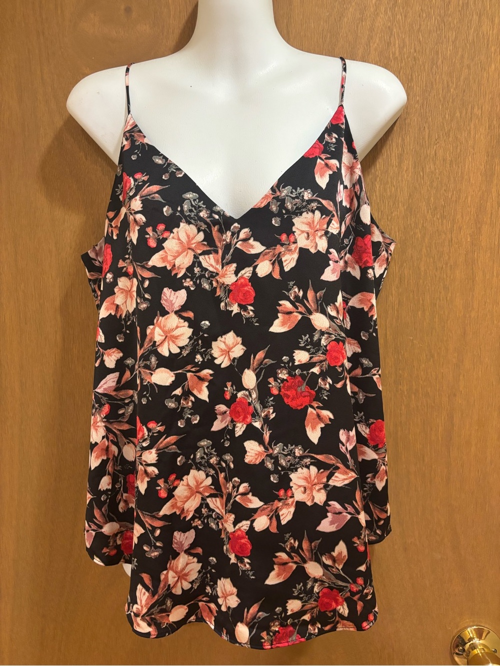 NWOT Express Black Floral V-Neck Spaghetti Strap Lined Camisole Tank Medium